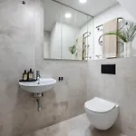 Modern In The Heart Of Old Town With Free Parking By Urban Rent アパート ヴィリニュス