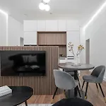 Modern In The Heart Of Old Town With Free Parking By Urban Rent * ヴィリニュス
