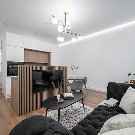 Modern In The Heart Of Old Town With Free Parking By Urban Rent Вильнюс