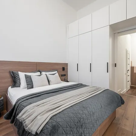 Modern In The Heart Of Old Town With Free Parking By Urban Rent * ヴィリニュス