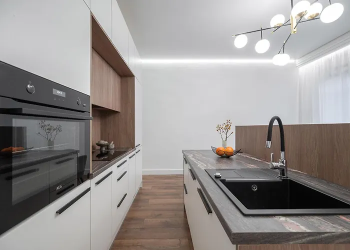 Modern In The Heart Of Old Town With Free Parking By Urban Rent Διαμέρισμα