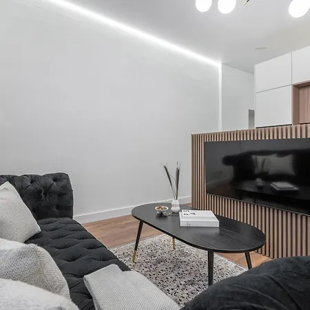 Modern In The Heart Of Old Town With Free Parking By Urban Rent
