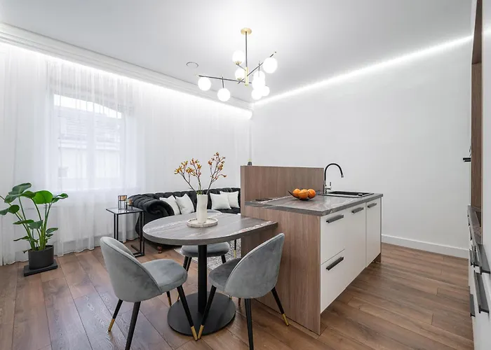 Apartamento Modern In The Heart Of Old Town With Free Parking By Urban Rent *