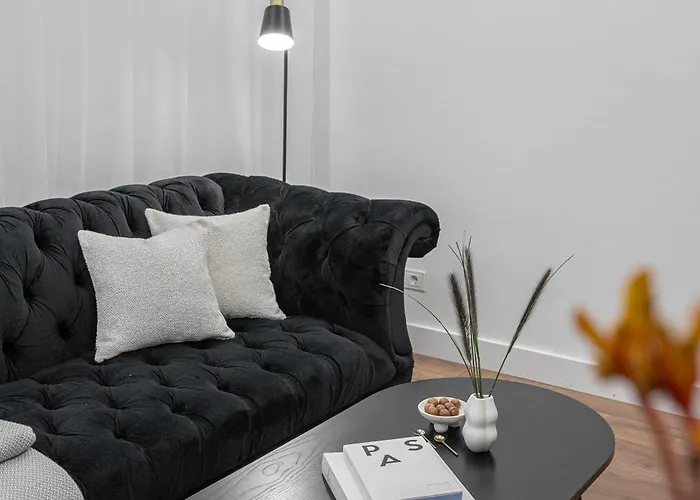 Modern In The Heart Of Old Town With Free Parking By Urban Rent *