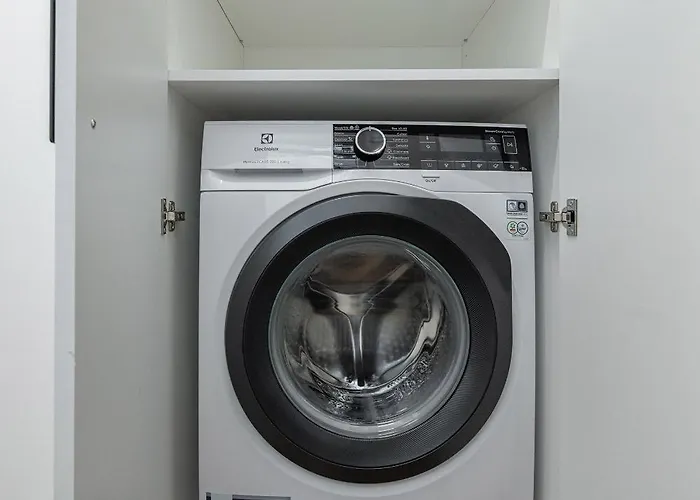 Modern In The Heart Of Old Town With Free Parking By Urban Rent *