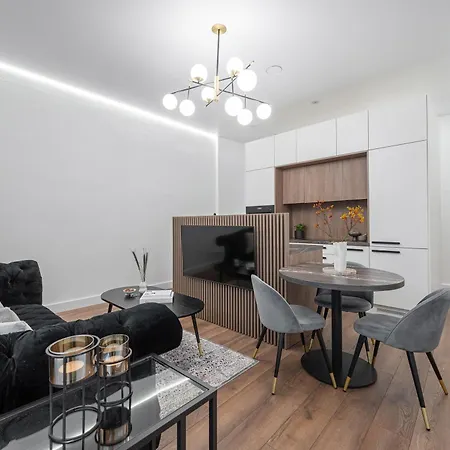 Modern In The Heart Of Old Town With Free Parking By Urban Rent Apartment