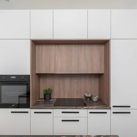 Modern In The Heart Of Old Town With Free Parking By Urban Rent Apartment