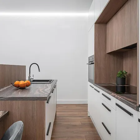 Modern In The Heart Of Old Town By Urban Rent דירה וילנה